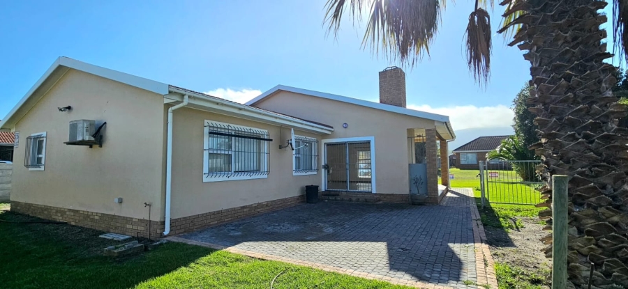 3 Bedroom Property for Sale in Franskraal Western Cape
